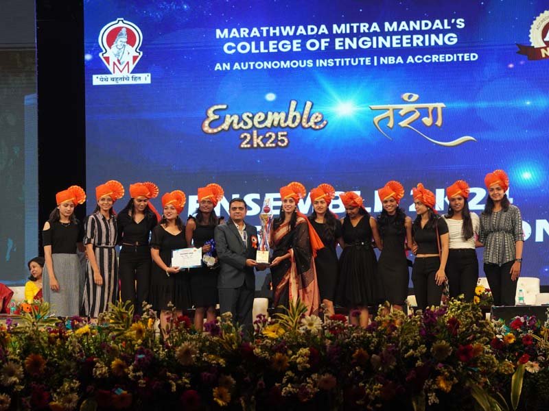 Award to girls winner team